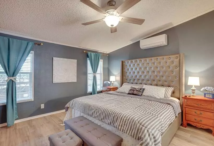 Lake Livingston Home W/ Dock & Deck!