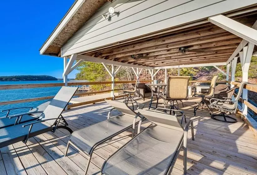 Lakefront Mt Gilead Home W/ Large Dock & Decks!