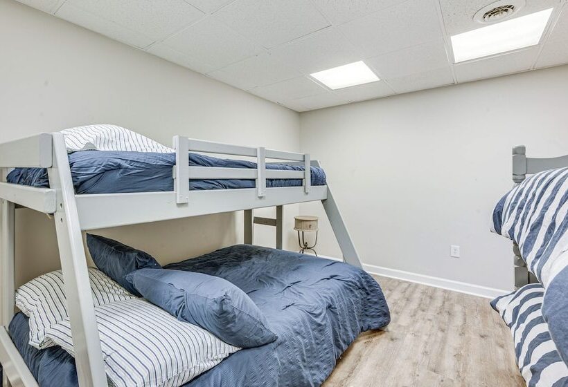 Lakefront Mt Gilead Home W/ Large Dock & Decks!