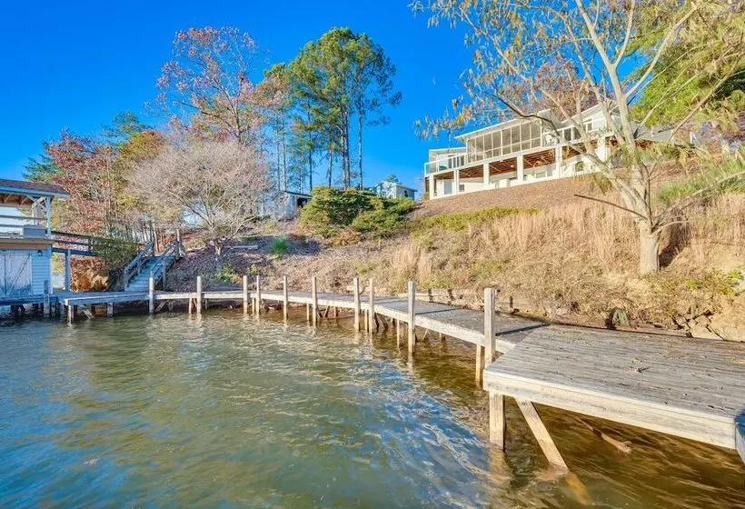 Lakefront Mt Gilead Home W/ Large Dock & Decks!