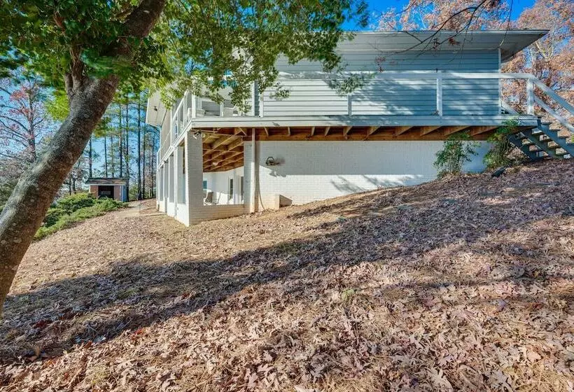 Lakefront Mt Gilead Home W/ Large Dock & Decks!