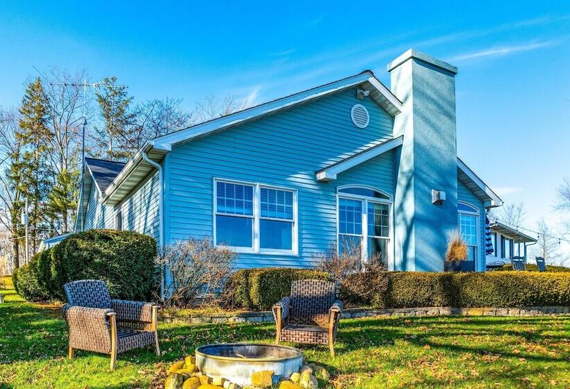 Lakefront Paw Paw Cottage W/ Boats & 2 Docks!