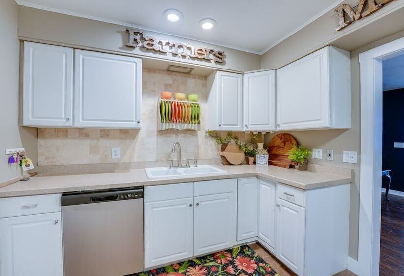 Lakefront Paw Paw Cottage W/ Boats & 2 Docks!