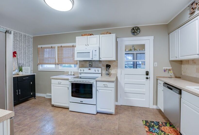 Lakefront Paw Paw Cottage W/ Boats & 2 Docks!