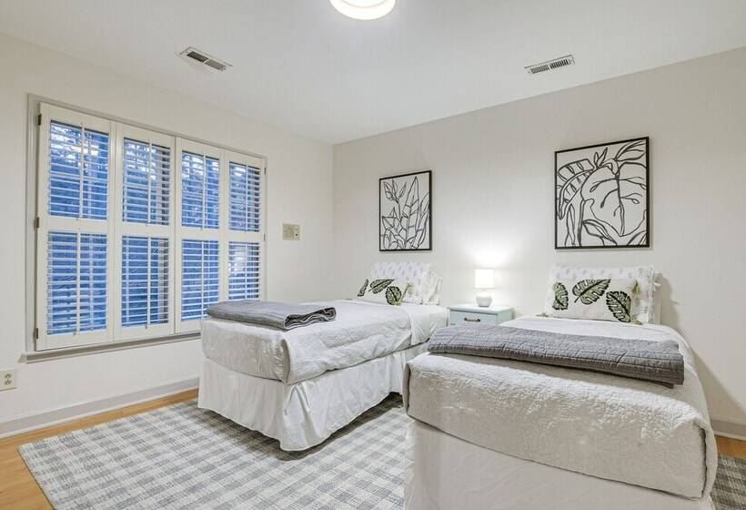 Lakefront Raleigh Home W/ Deck: 12 Mi To Downtown!