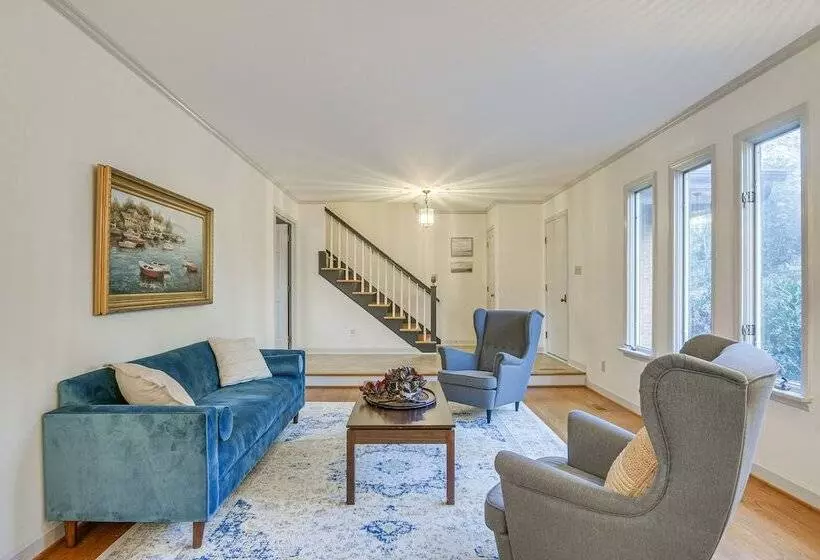 Lakefront Raleigh Home W/ Deck: 12 Mi To Downtown!