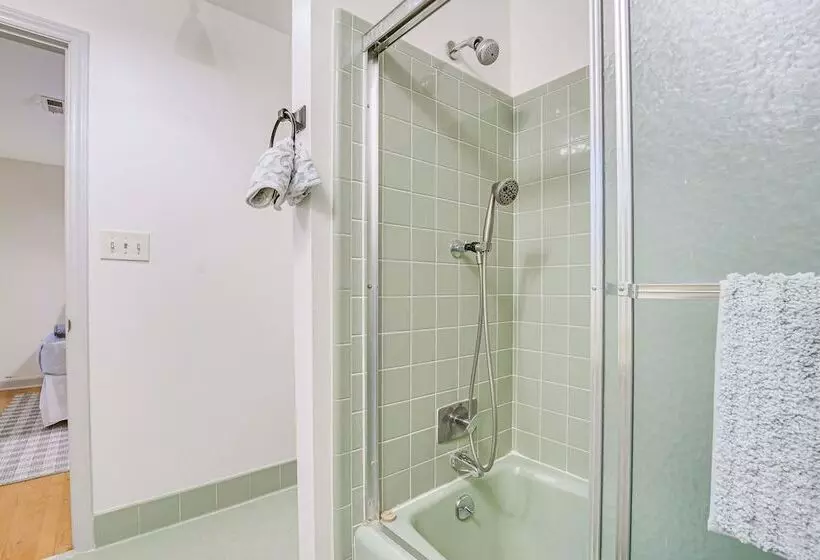 Lakefront Raleigh Home W/ Deck: 12 Mi To Downtown!