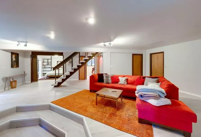 Mid Century Cabin: Creekside, Easy Access To I 70