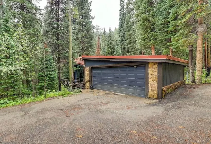 Mid Century Cabin: Creekside, Easy Access To I 70