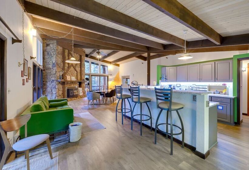 Mid Century Cabin: Creekside, Easy Access To I 70