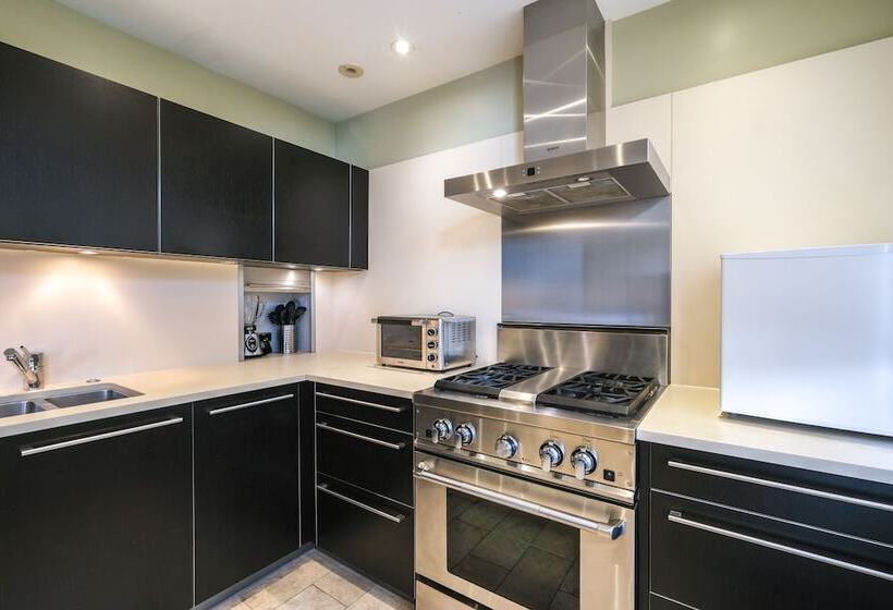 2 Mi To National Mall: Modern Dc Home