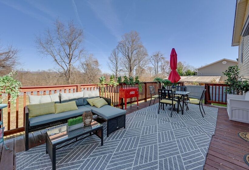 Modern Mount Airy Hideaway W/ Private Backyard!