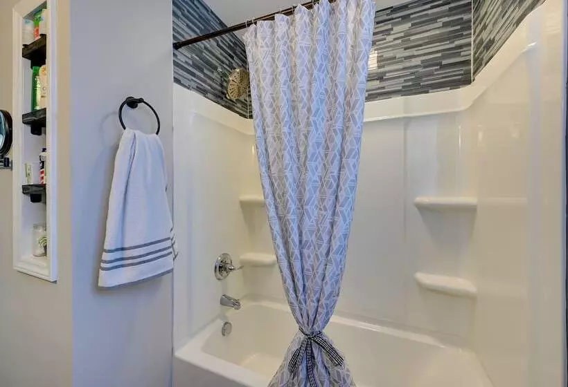 Modern Mount Airy Hideaway W/ Private Backyard!