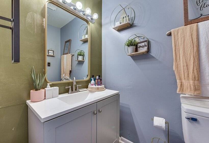 North Carolina Abode W/ Fire Pit, Near Theme Parks