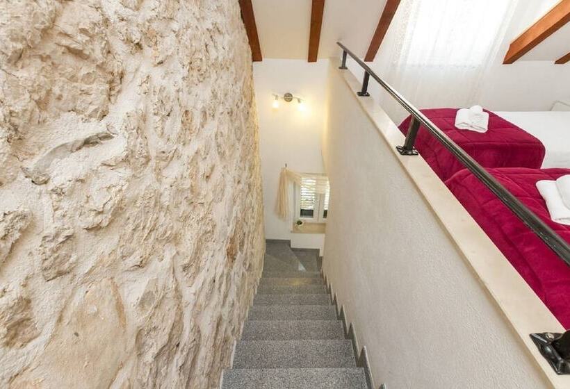 Panzió Peruzovic Rooms 2