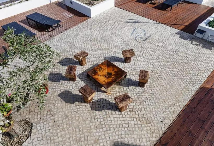 ペンション Recantos D Almerinda