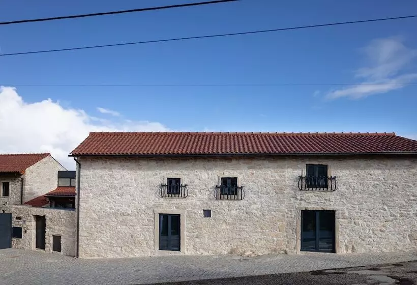 ペンション Recantos D Almerinda