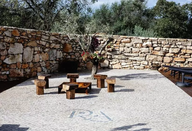 ペンション Recantos D Almerinda