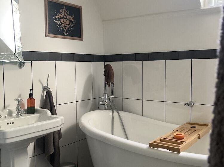 膳宿费 The Gables