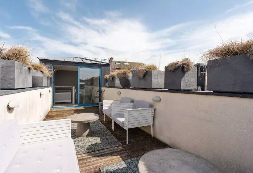 Majatalo Villa D Eaux