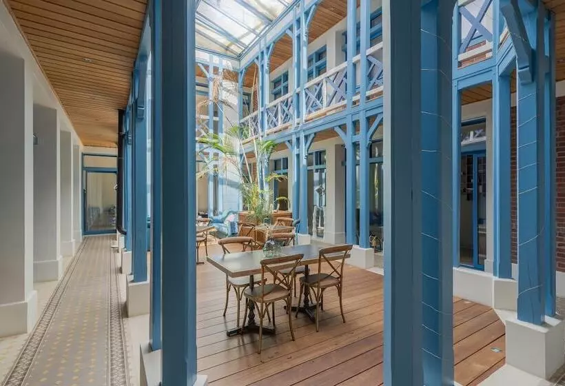 Majatalo Villa D Eaux