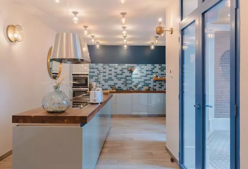 Majatalo Villa D Eaux