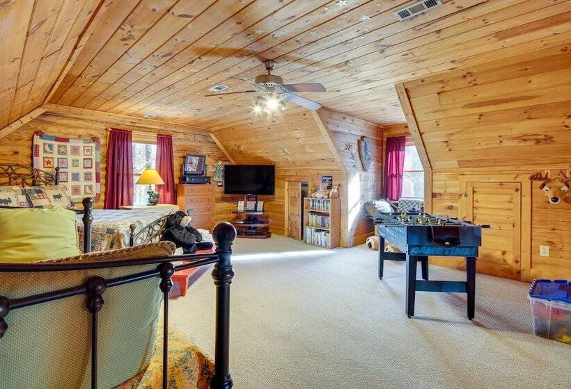 Pet Friendly Cabin W/ Loft: 5 Mi To Lake Lure!