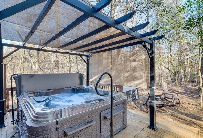 Pet Friendly Cabin W/ Loft: 5 Mi To Lake Lure!