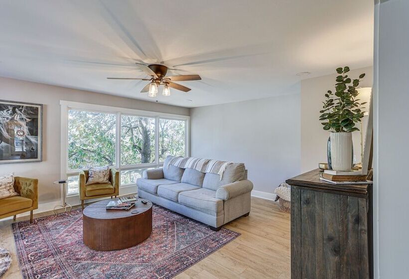 Pet Friendly Shelbyville Home W/ Fire Pit!