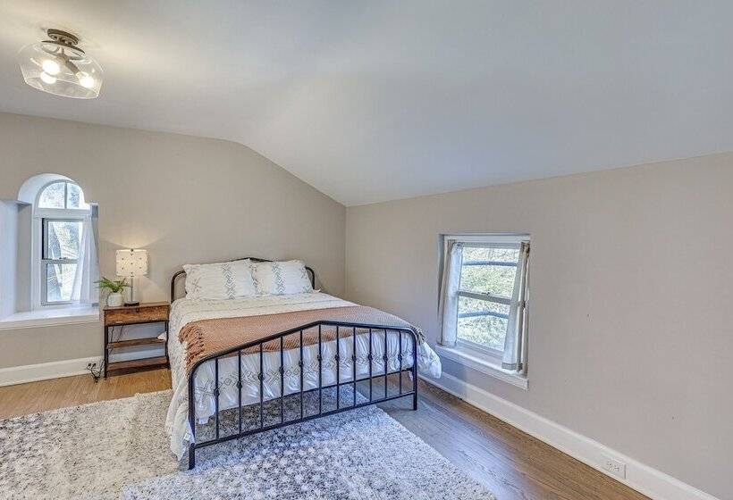 Pet Friendly Shelbyville Home W/ Fire Pit!