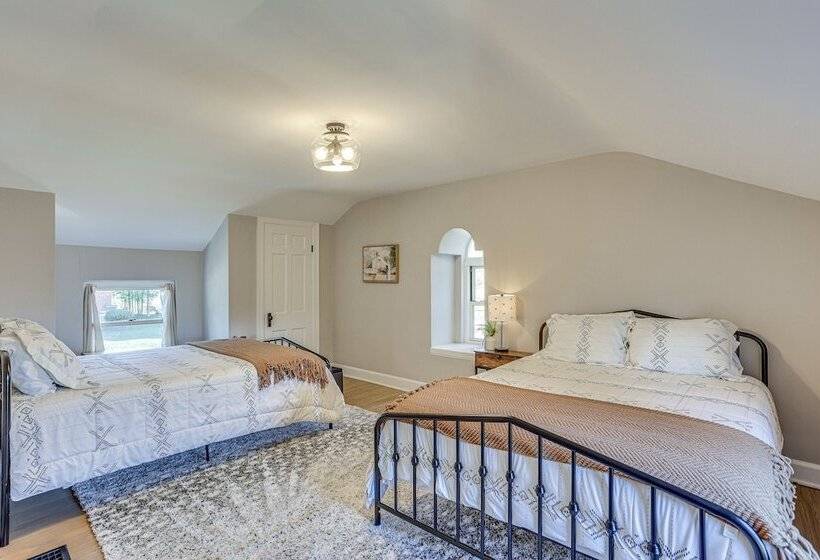 Pet Friendly Shelbyville Home W/ Fire Pit!