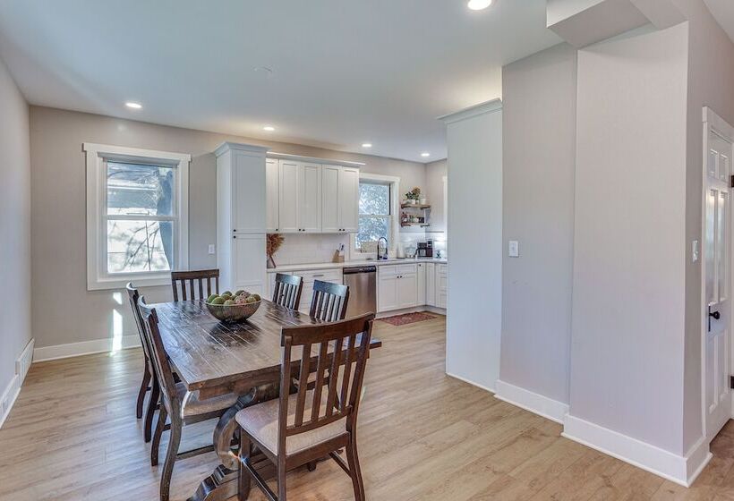 Pet Friendly Shelbyville Home W/ Fire Pit!