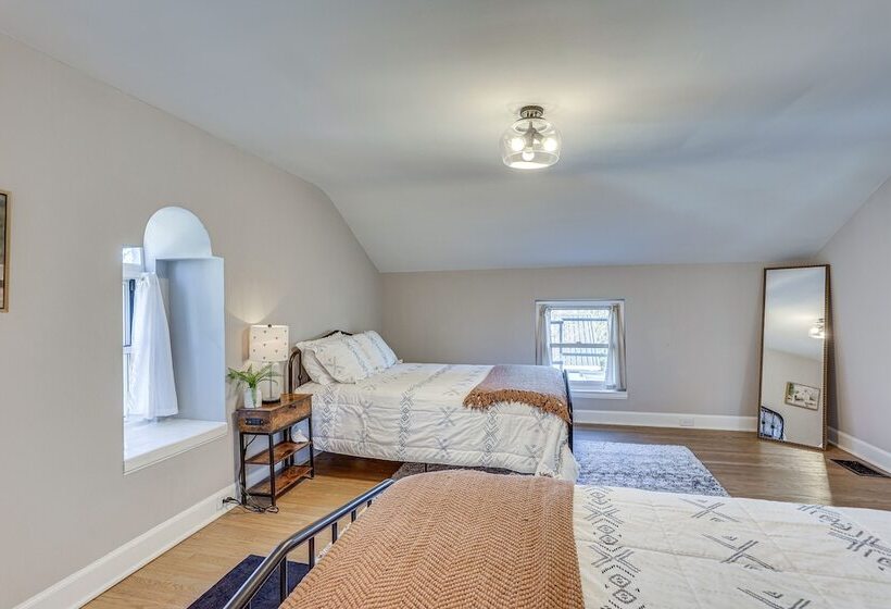 Pet Friendly Shelbyville Home W/ Fire Pit!