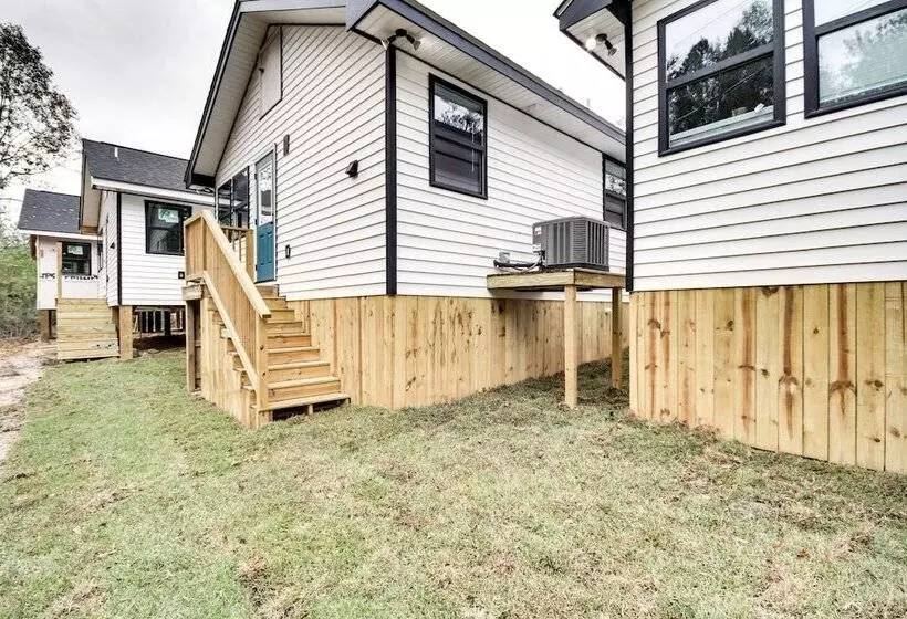 Picayune Home W/ Porch   Near Bogue Chitto Refuge!