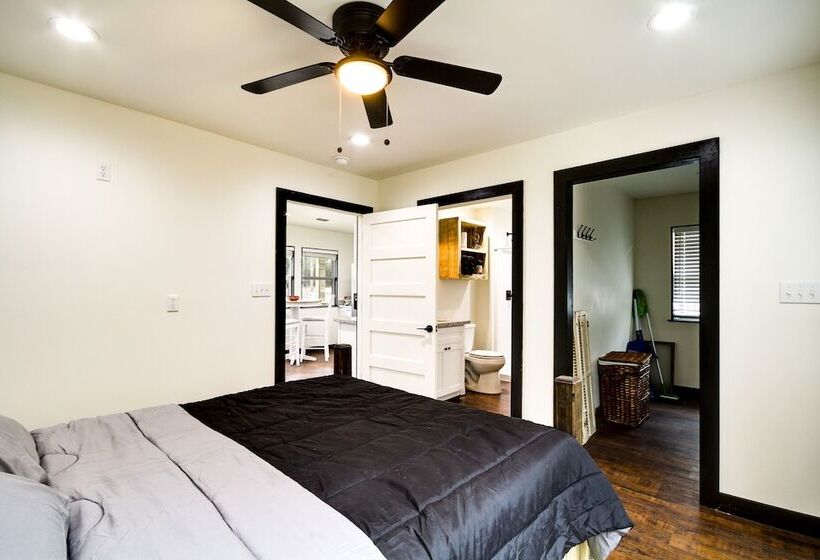 Picayune Home W/ Porch   Near Bogue Chitto Refuge!