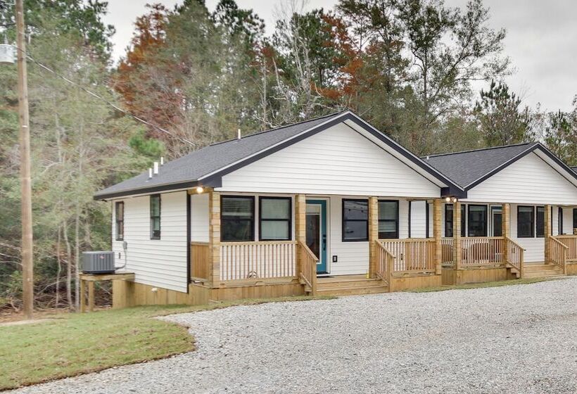 Picayune Home W/ Porch   Near Bogue Chitto Refuge!