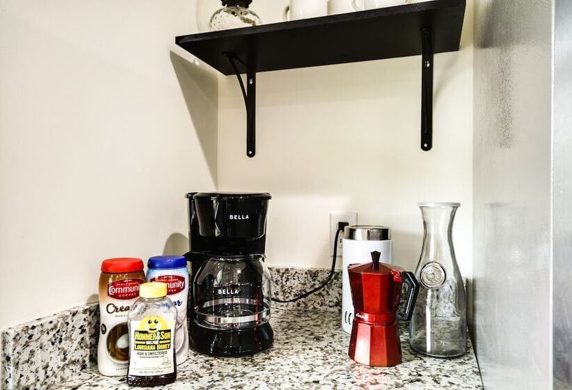 Picayune Home W/ Porch   Near Bogue Chitto Refuge!