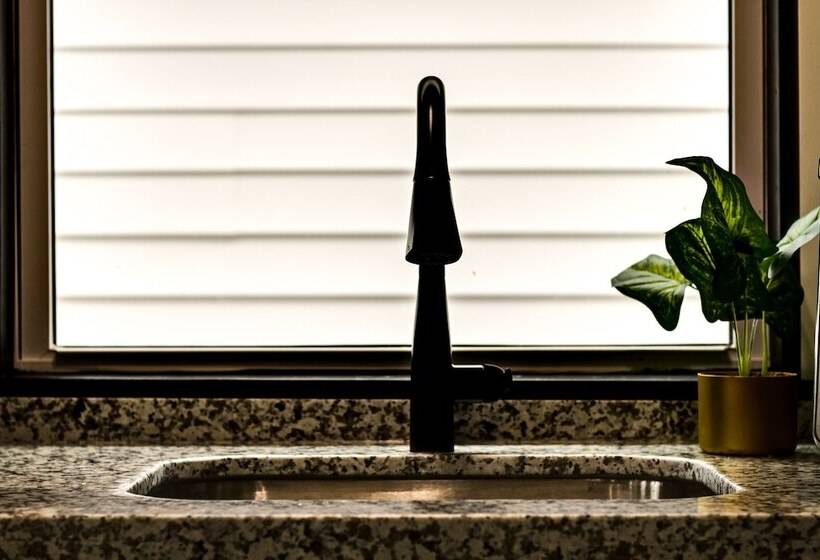 Picayune Home W/ Porch   Near Bogue Chitto Refuge!