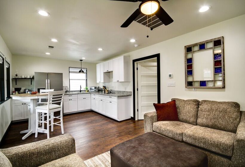 Picayune Home W/ Porch   Near Bogue Chitto Refuge!