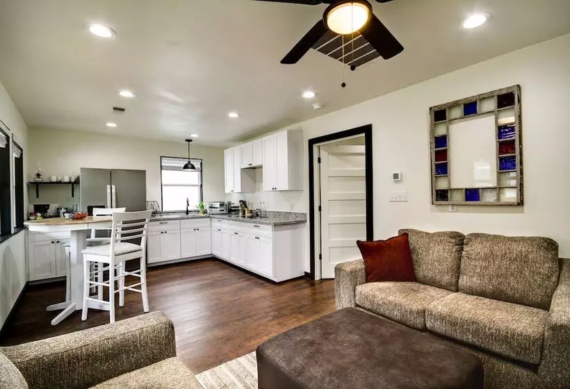 Picayune Home W/ Porch   Near Bogue Chitto Refuge!
