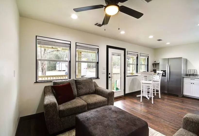 Picayune Home W/ Porch   Near Bogue Chitto Refuge!