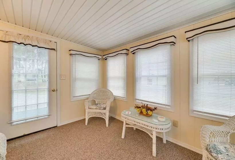 Quaint Lakemont Retreat: 1 Mi To Seneca Lake!