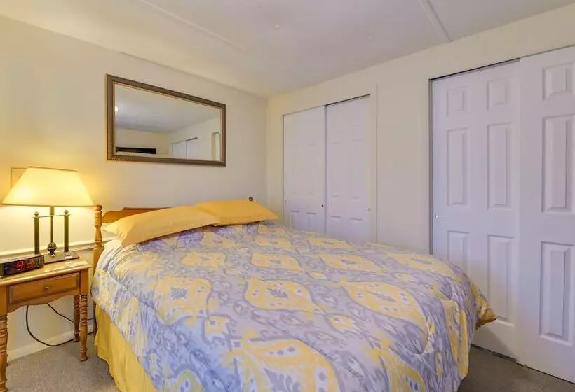 Quaint Lakemont Retreat: 1 Mi To Seneca Lake!