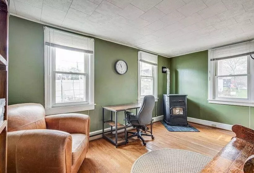 Quiet Port Royal Home W/ Deck, Near Juniata River!