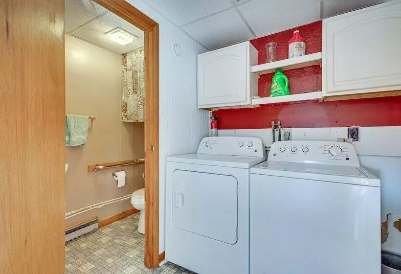 Quiet Port Royal Home W/ Deck, Near Juniata River!