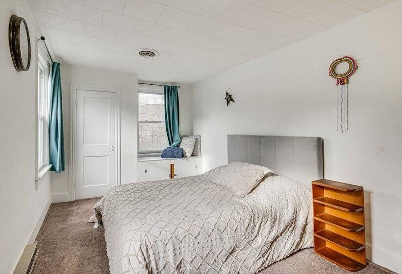 Quiet Port Royal Home W/ Deck, Near Juniata River!