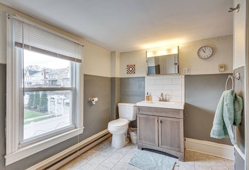 Quiet Port Royal Home W/ Deck, Near Juniata River!