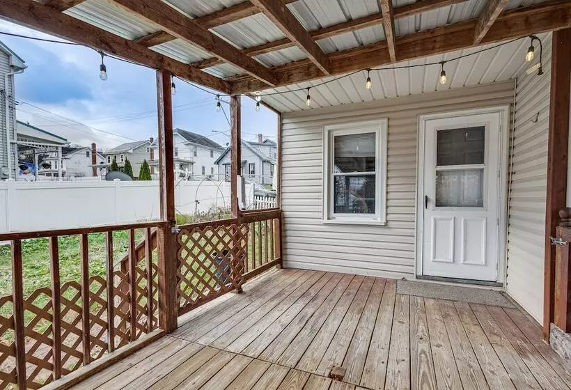 Quiet Port Royal Home W/ Deck, Near Juniata River!