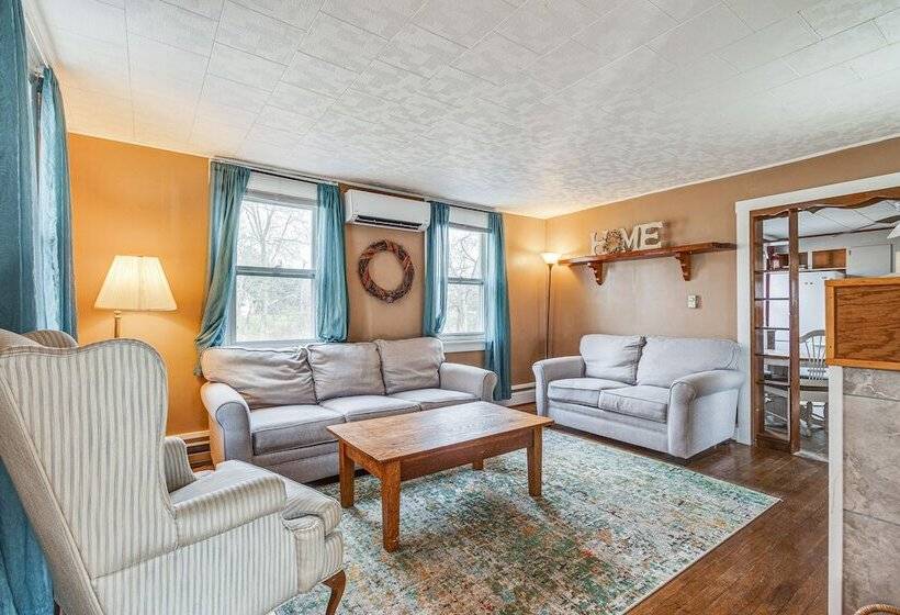 Quiet Port Royal Home W/ Deck, Near Juniata River!