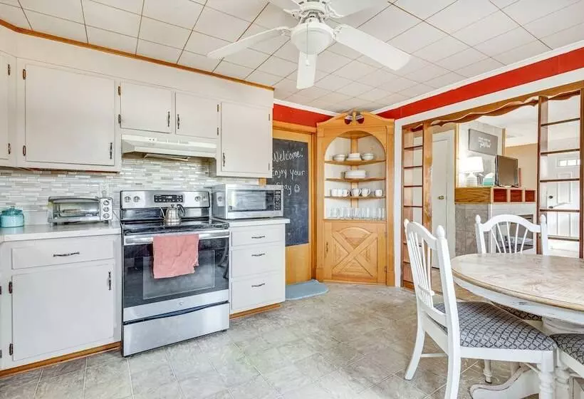 Quiet Port Royal Home W/ Deck, Near Juniata River!